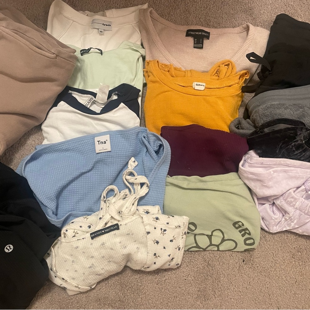 Lot of teen tops & bottoms xs & s